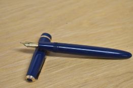 A Parker Duofold Senior aerometric fill fountain pen in Blue with decorative cap band with Parker