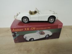 Eduscho 1:18 scale die-cast, Jaguar XK 120 (1948), in card box, very little use (1)