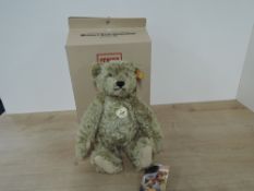 Steiff Bear, Modern Mohair 000737 1920 Classic Bear, yellow tag, height 35cm, with folding top and