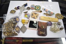 Military shoulder titles, cap and beret badges, mostly King's Crown period including The King's Own,