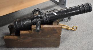 French saluting or signal cannon, 18th Century-style, cast iron, muzzle loading, removable barrel