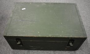 Post-war vintage German Army trunk, fitted for a Carl Zeiss Richtungsweiser-Doppelfernrohr RWDF