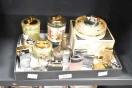 A quantity of vintage lighters, to include Onyx lighters and Ronsons ect