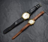 A gent's vintage Roamer Vanguard 304 manual wrist watch having a baton numeral dial on pearlised