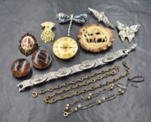 A small selection of mainly modern costume jewellery including Baltic amber clip earrings with