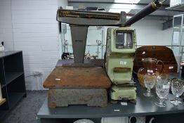 A 20th century Avery Berkel electrical weighing scale, h41cm sold together with another weighing