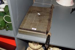 A textile/fabric cutting machine, L43cm