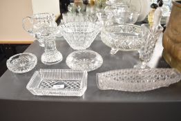 A mixed lot of late 20th century-modern cut and crystal cut decorative glass, featuring a column