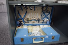 A large vintage Brexton luxury picnic hamper, featuring ‘Fiesta’ by Barker Bros Royal Tudor Ware,
