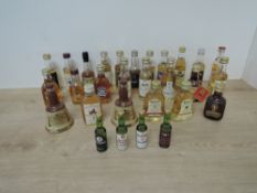 Whisky Miniatures, Bell's x4, Famous Grouse, Bell's Connoisseur, McAndrew, Robbie Burns, Glayva
