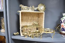 A selection of 20th-century brass and gold-gilded metal decorative items, to include a brass love