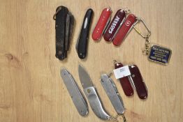 A selection of nine late 20th-century to modern pocket knives and mutli-tools, (9).