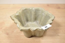 A large Chinese Ge ware brush washer, featuring mallow-shaped petals and five spur marks to base,