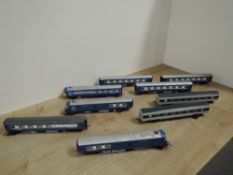 Tri-ang 00 Gauge, Pullman Power Car W60095, Dummy Car W60097, Coaches W60745 x2, Dining Car and