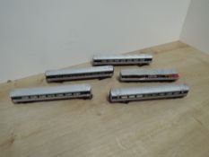 Hornby 00 gauge, Class 43 N.S.W.R. InterCity XPT Power Car (Aust) with four XPT express coaches,