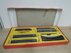 Tri-ang Railways 00 gauge, RS14 Transcontinental Passenger Train Set, appears complete and had