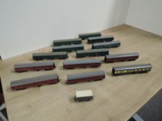 Tri-ang TT Gauge Coaches, SR Restaurant Car S15021 x5, S3153S, Crimson Coaches W53111 x2, 34001,