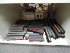 Hornby 00 Gauge Carriages, Maroon, InterCity, Crimson & Brown, 43 in total