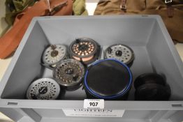 A tray of 6 vintage fly reels Rim fly, Daiwa etc