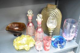 A quantity of 20th-century studio glass and crystal cut glassware, to include an Art Deco-style
