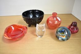 A small selection of decorative glass wares, to include Mdina glass bottle vase/scent, scrambled