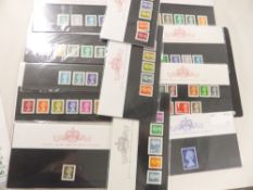 GB DEFINITIVES, PRESENTATION PACKS 14, MOST SELF ADHESIVES FACE £145 Fine run of 14 presentation