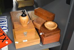 A mixed lot of late 20th century to modern decorative items, including wooden hinged cigar boxes,
