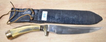 Vintage steel utility or hunting knife, single-edged and fullered curved fixed blade of 19cm,