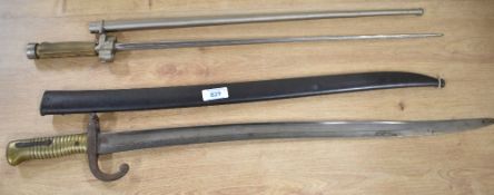 WW1 French 1866 Pattern Chassepot bayonet with single-edged fullered recurved 'Yataghan' style 57.