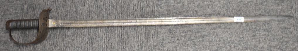 Victorian 1887 Pattern Cavalry Officer’s sword of 16th Queen's Lancers, ricasso stamped HENRY