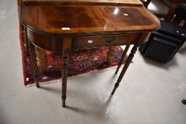 A reproduction side/console table, width approx. 91cm