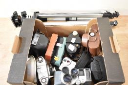 An assorted lot of cameras and accessories, a Cronica 8ET movie camera, 2.5 x 25mm Pocket
