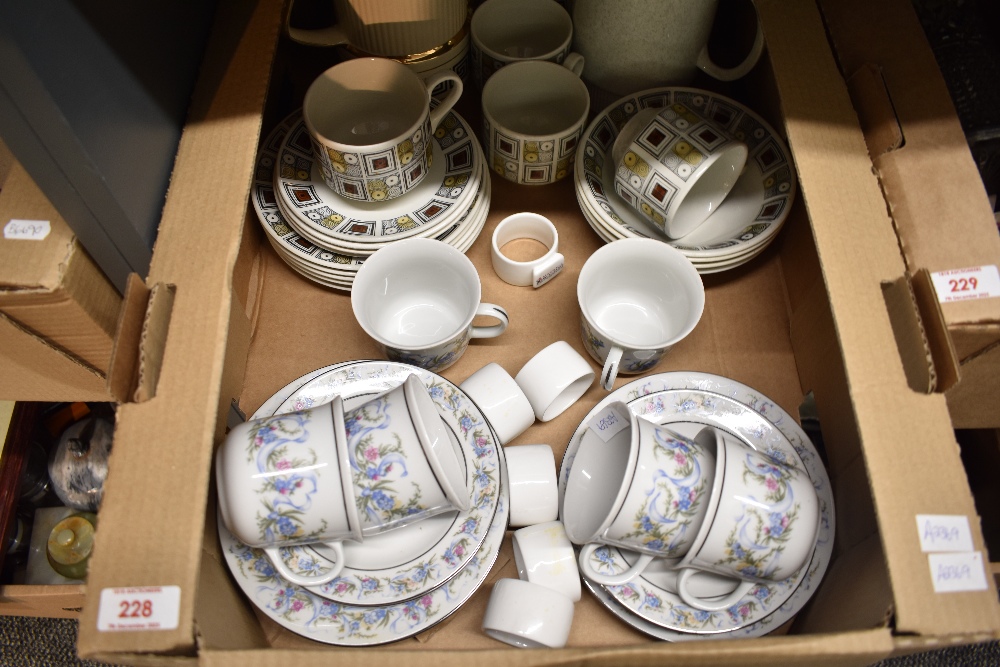 A Broadhurst Potteries part tea service designed by Kathie Winkle in the Rushstone pattern (19) sold - Image 2 of 2