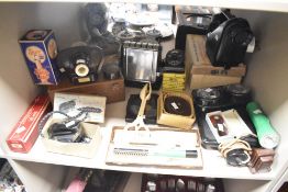 An assortment of vintage household and vanity items comprising a 'Smoothie' portable electric