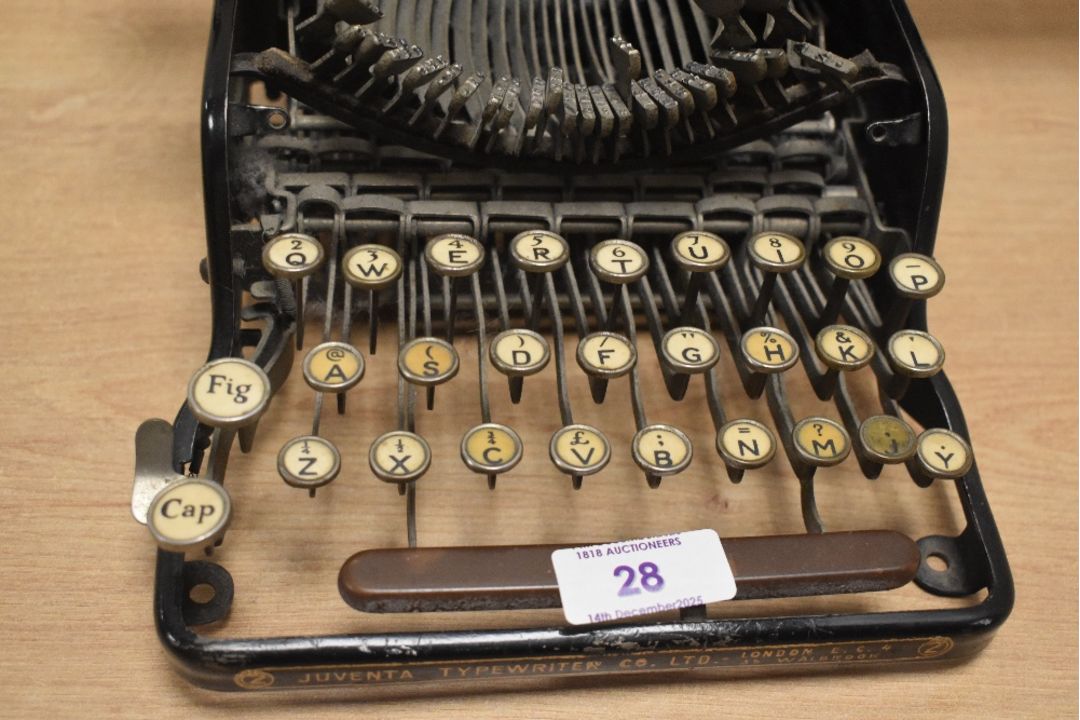 An early 20th-century Italian Juventa Standard portable typewriter, model number 5, featuring a - Image 3 of 3