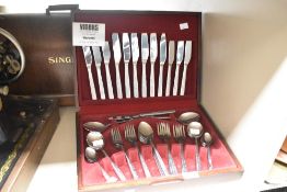A vintage Viners of Sheffield silver-plated canteen of cutlery, canteen measures 38cm x 28cm 8cm.