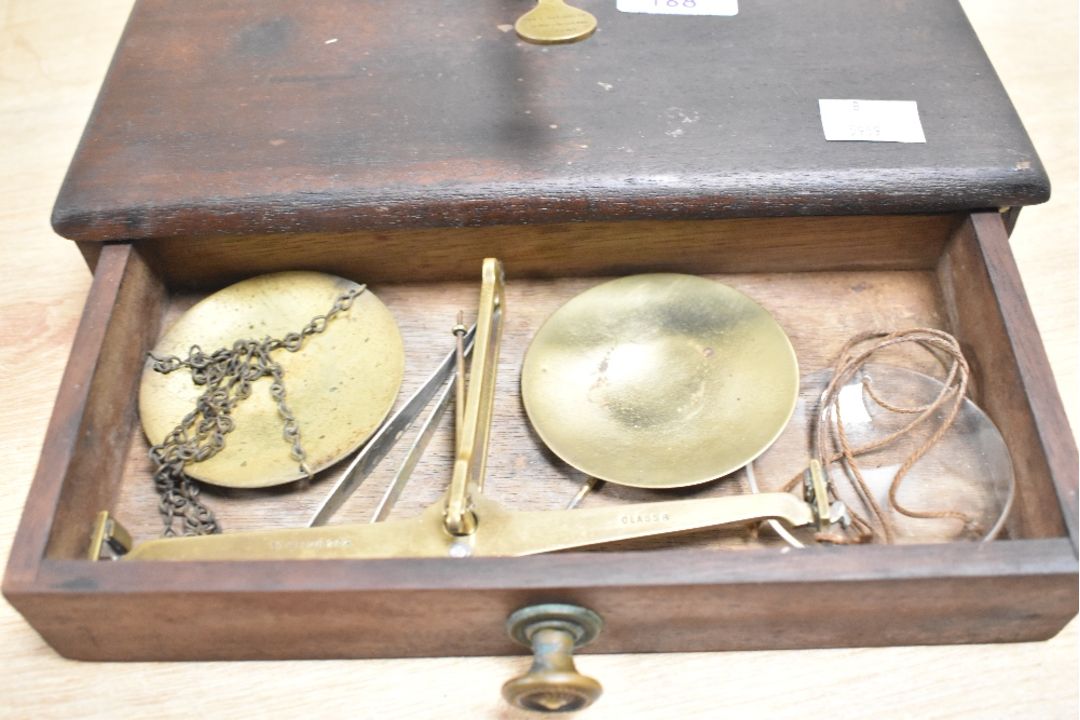 A late 19th-century William and Thomas Avery brass Travelling Apothecary Counter Scale, - Image 2 of 3