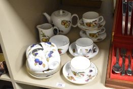 A quantity of 20th-century Royal Worcester 'Evesham' porcelain teas set, featuring delicate fruit