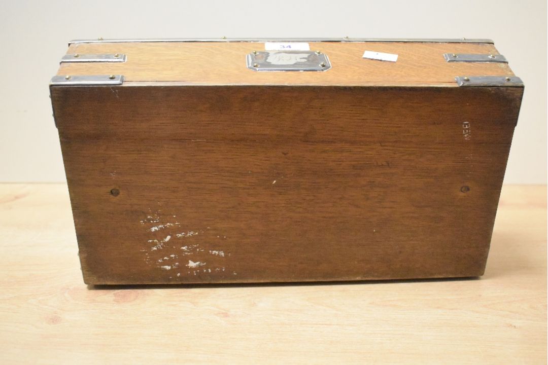 A Victorian oak cutlery caddy with metal hardware, having an initialled front plaque reading ‘KH’ in - Image 4 of 5