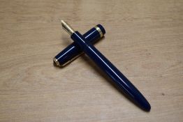 A Parker Duofold Maxima aerometric fill fountain pen in Blue with broad decorative cap band having
