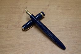 A Parker Duofold Maxima aerometric fill fountain pen in Blue with broad decorative cap band having