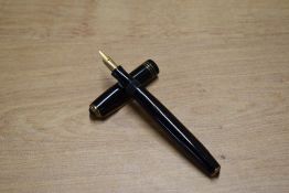 A Parker Vacumatic Junior fountain pen in Black with three cap bands having Parker Vacumatic Made in