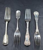 A pair of William IV silver Queen's pattern forks, marks for London 1831, maker William Chawner