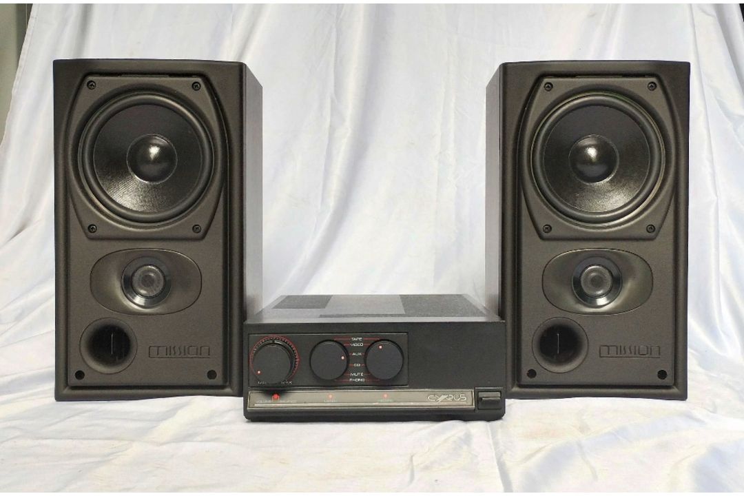 Mission Cyrus Two Amplifier and Mission 7311 Pro Bi-Wire Speakers CONDITION REPORT: - Image 3 of 9
