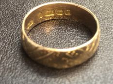 9ct Gold wedding band Weight 3.2g Size O