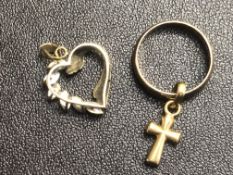 2 9ct Gold pendants Weight 2.9g