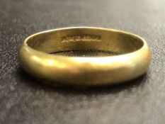 18ct Gold wedding band Weight 4.3g Size Q