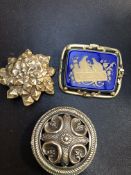 3 Retro brooches