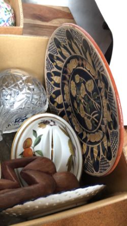 Timed Auction - Jewellery, Watches, Glass, Ceramics & collectables.