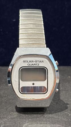 Timed Auction- Jewellery, Watches, Glass, Ceramics & collectables